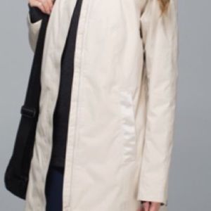 Lululemon Rain On Jacket Cashew / Ghost Size 8 (no hood)